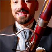 Docente di musica, sax e fagotto impartisce lezioni di musica (solfeggio), saxofono e fagotto